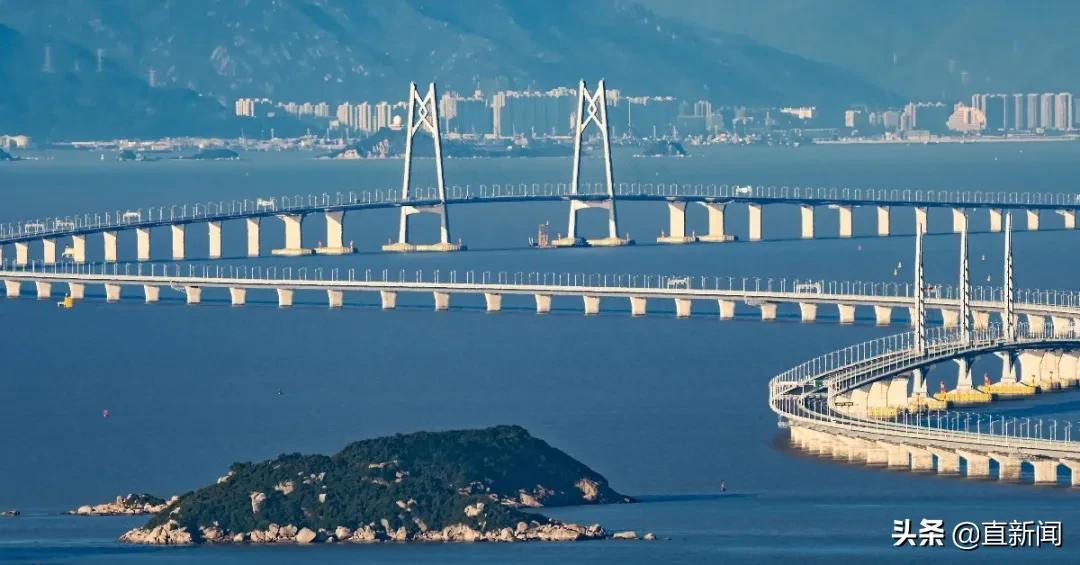 探索未來(lái)，2025新澳門(mén)正版免費(fèi)資本車(chē)的時(shí)代機(jī)遇與挑戰(zhàn)，2025新澳門(mén)正版免費(fèi)資本車(chē)，時(shí)代機(jī)遇與挑戰(zhàn)的探索