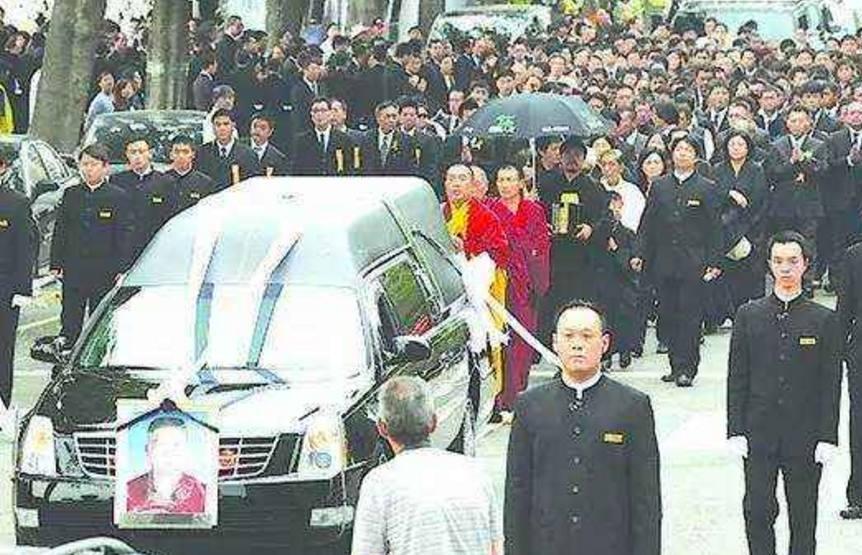 2025澳門天天六開彩免費圖，澳門彩票預(yù)測與開獎走勢分析，天天六開彩免費圖揭秘